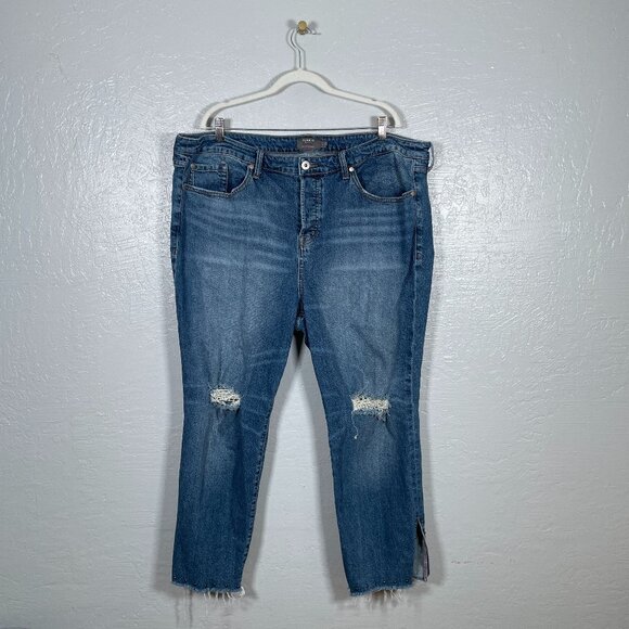 Torrid Women Plus Size 22R Straight Classic Denim High-Rise Studded Jean - Picture 1 of 10